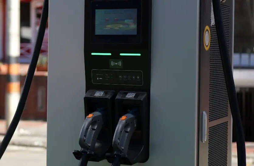 Carga de vehiculos eléctricos con Enel