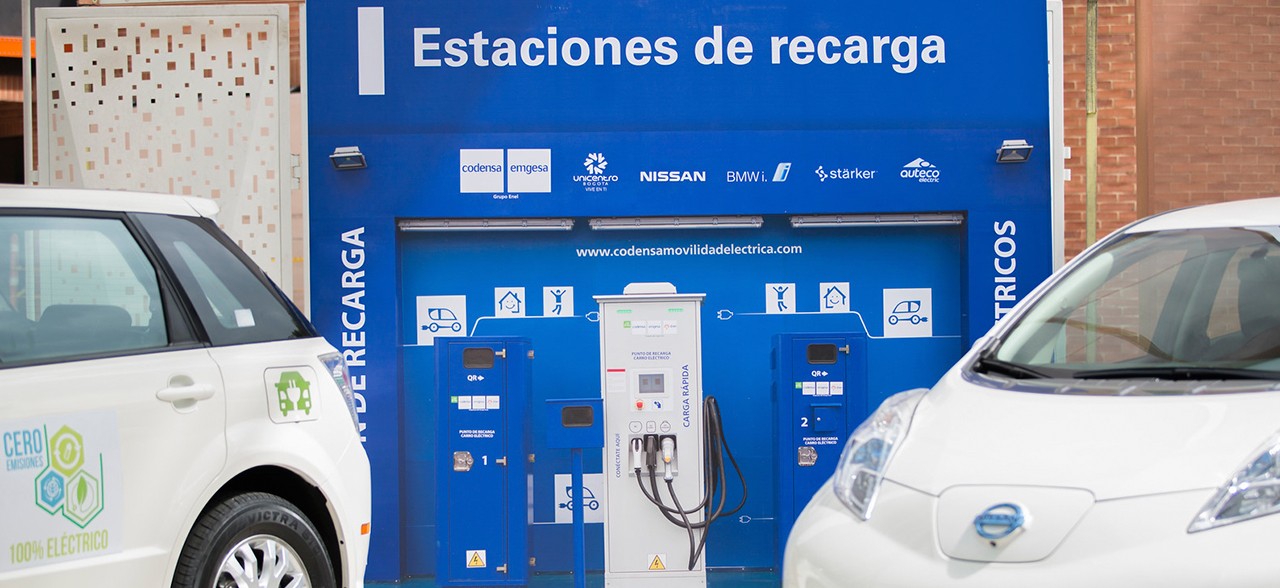 Estación de recarga vehículos eléctricos