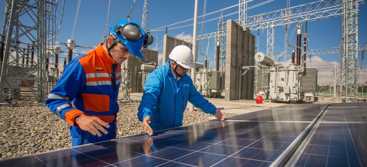 En Enel Colombia estamos comprometidos con la transición hacia las energías limpias para un futuro sostenible.