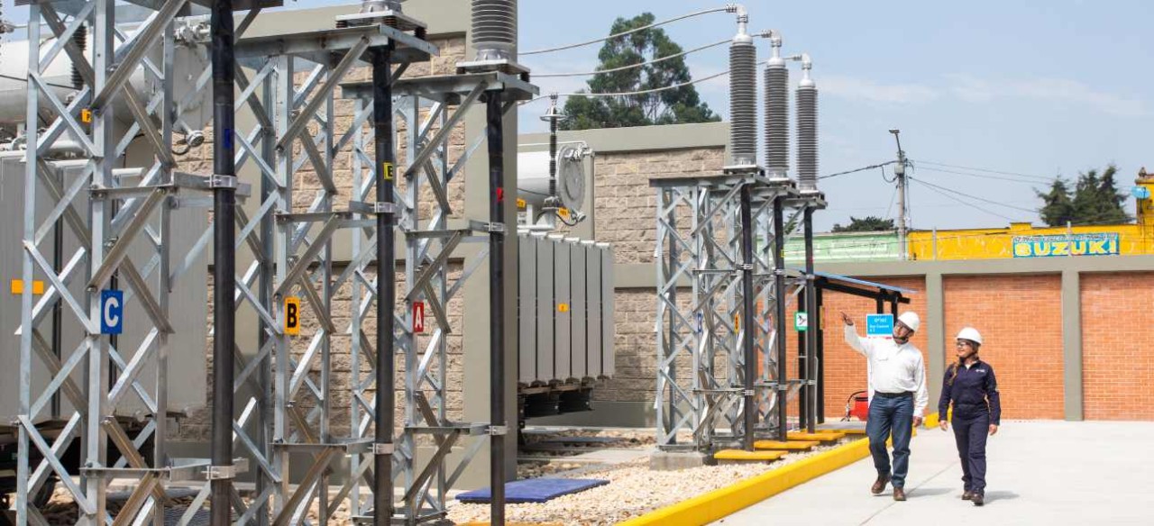 Estación de recarga para vehículos eléctricos que hacen parte de las soluciones de movilidad 	sostenible