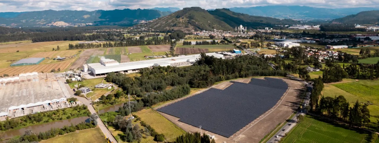 Vista aérea del parque fotovoltaico de Corona