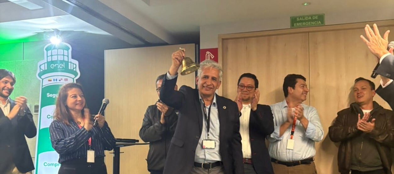 Reconocimiento a Helman Suárez por su trayectoria en Enel Colombia