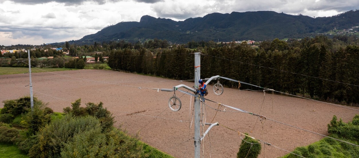 Instalación de cableado en línea de alta tensión – Sabana Norte Cundinamarca, proyecto Enel 2025