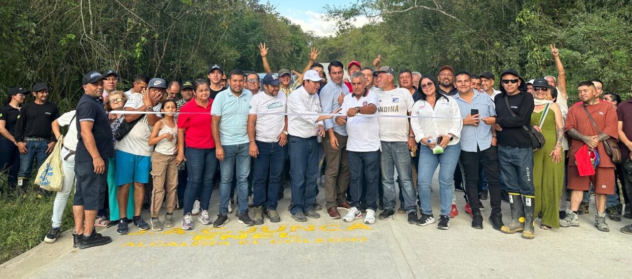 Inauguración placa huella 2