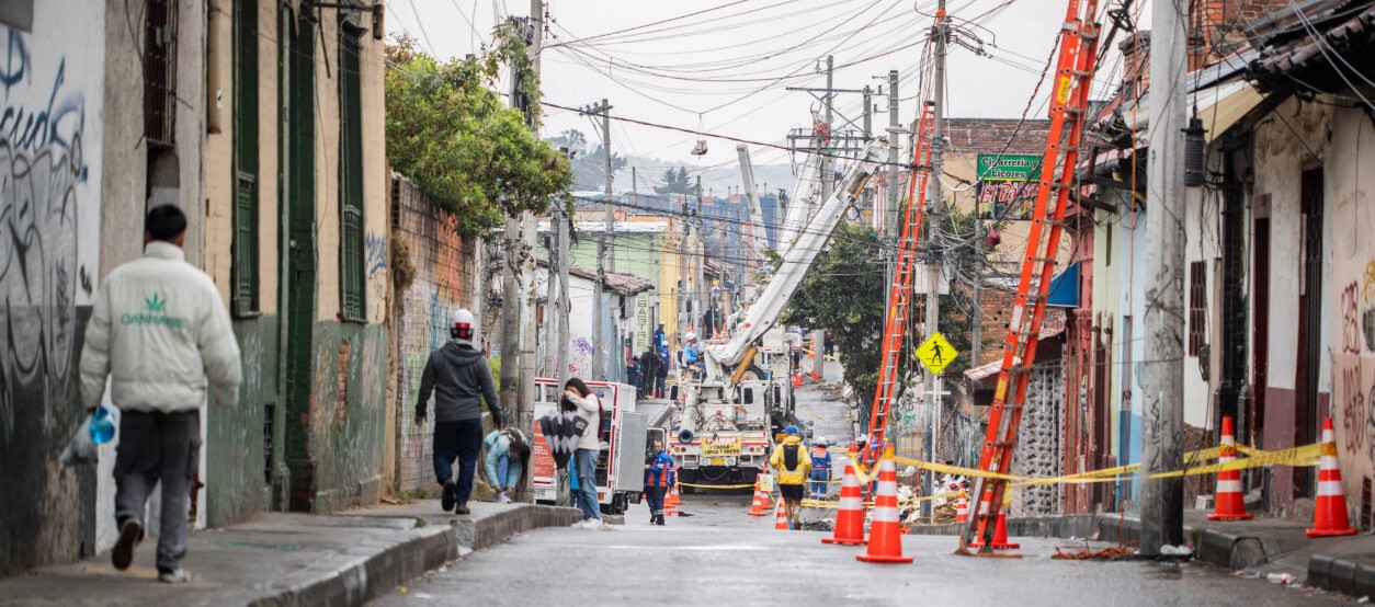 Intervención en la red eléctrica en calles del barrio La Candelaria