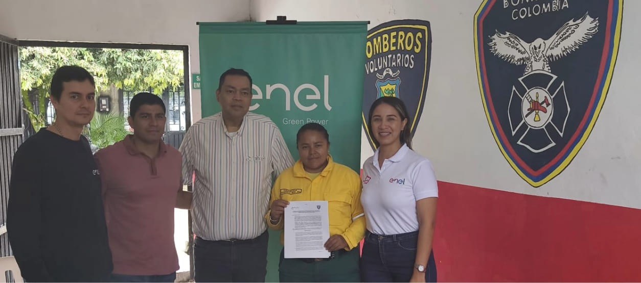 Enel Colombia y bomberos voluntarios suscriben acuerdo de cooperación para fortalecer capacidad operativa en el Huila