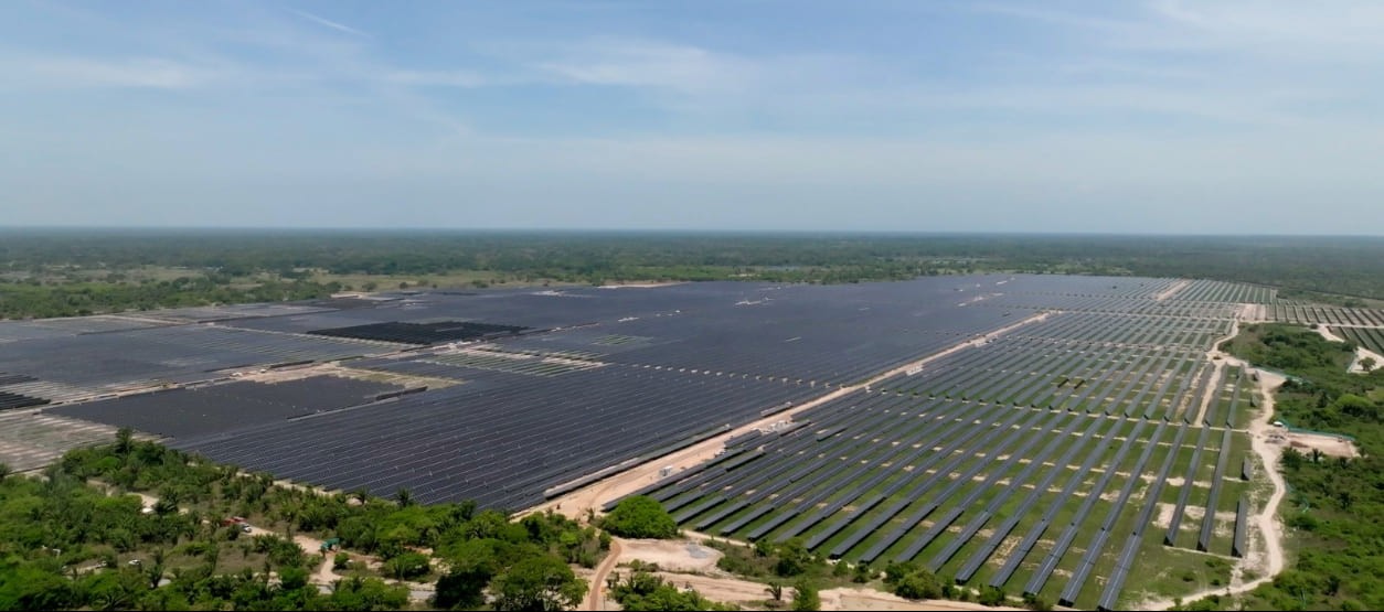 Parque solar de gran escala operado por Enel Colombia en la región Caribe colombiana.
