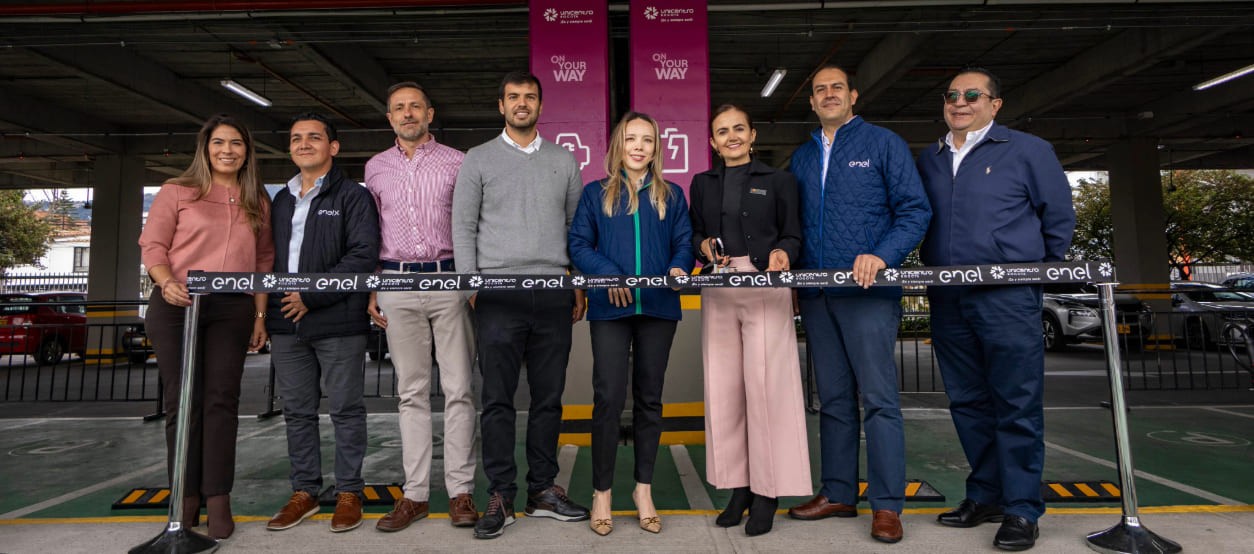 Inauguración de la estación de carga rápida de Enel Colombia en Unicentro Bogotá