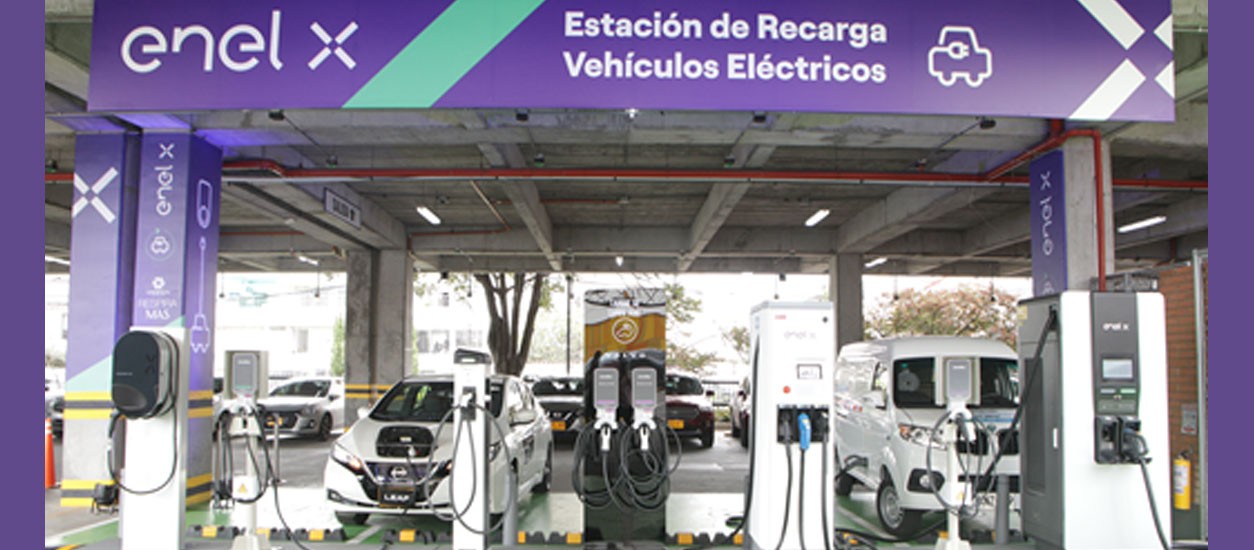 NUEVA ELECTROLINERA DE ENEL X EN UNICENTRO | ENEL