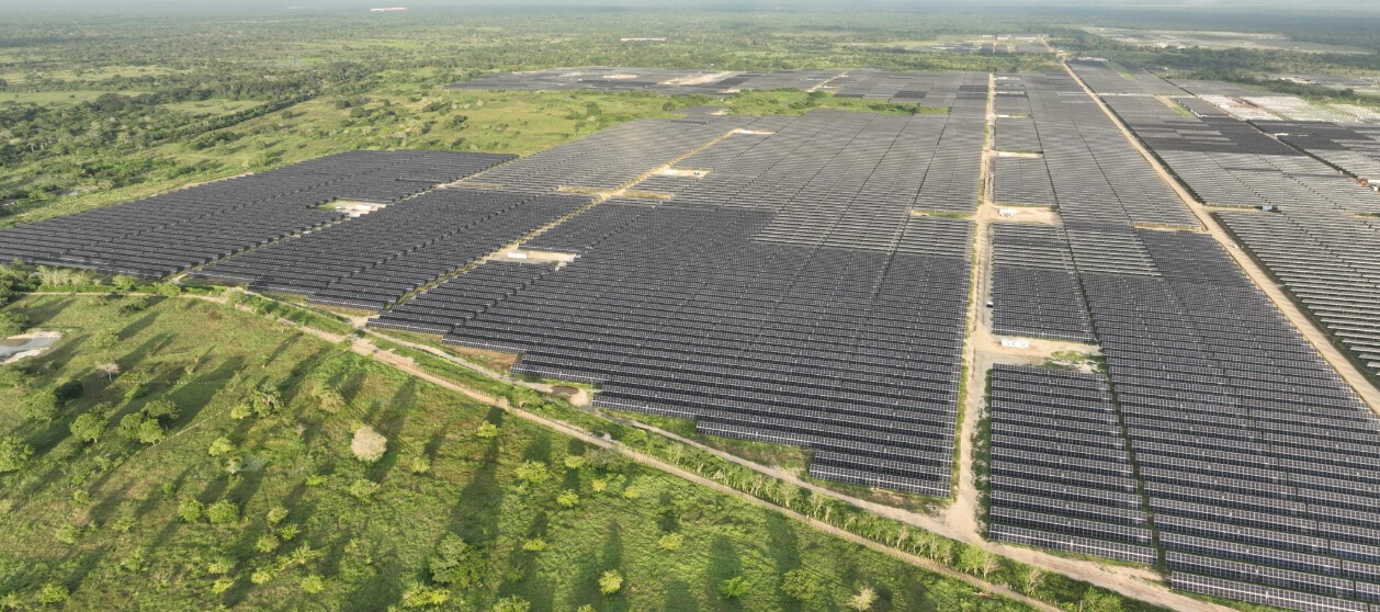 El parque solar en construcción más grande de Colombia comenzó a inyectar energía al sistema interconectado nacional