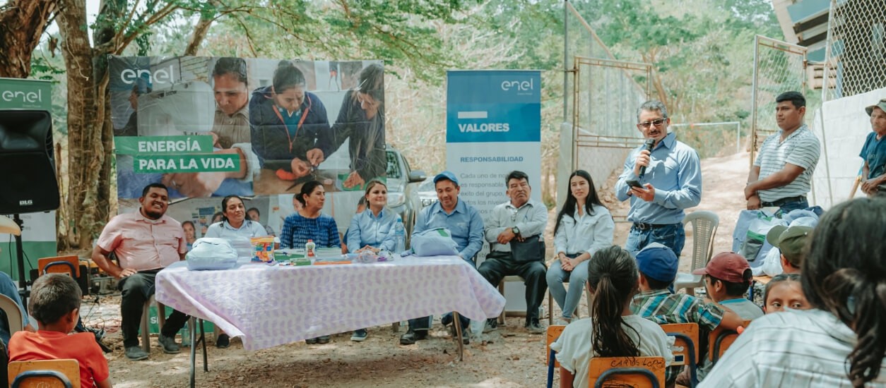 ‘TEJIENDO SUEÑOS’ fortalece la educación de más de 100 niños y niñas de la población de San Jerónimo, Baja Verapaz. 