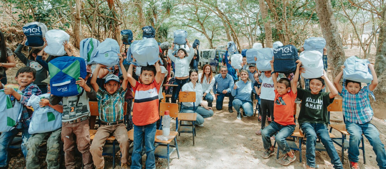 ‘TEJIENDO SUEÑOS’ fortalece la educación de más de 100 niños y niñas de la población de San Jerónimo, Baja Verapaz. 