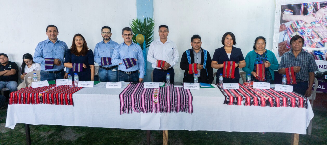 Enel Corporativo | ‘Bordando Sueños con Energía’, una iniciativa de Enel que promueve la formación de 77 mujeres de Zunil en bordado de güipiles típicos