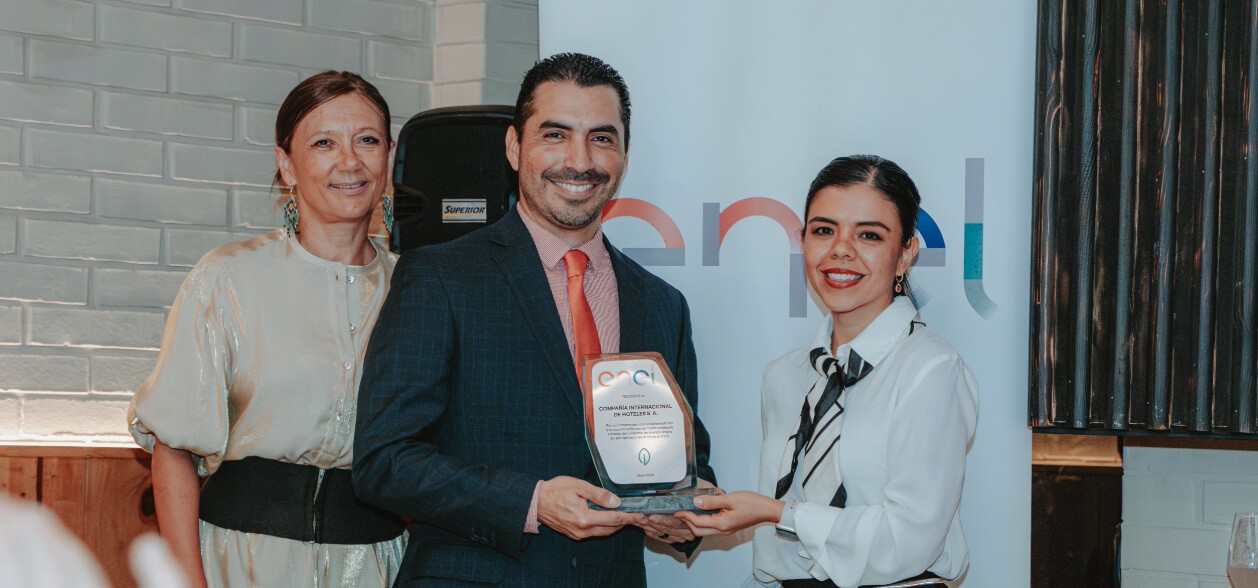 Cena de entrega de Certificados IREC´s em Guatemala