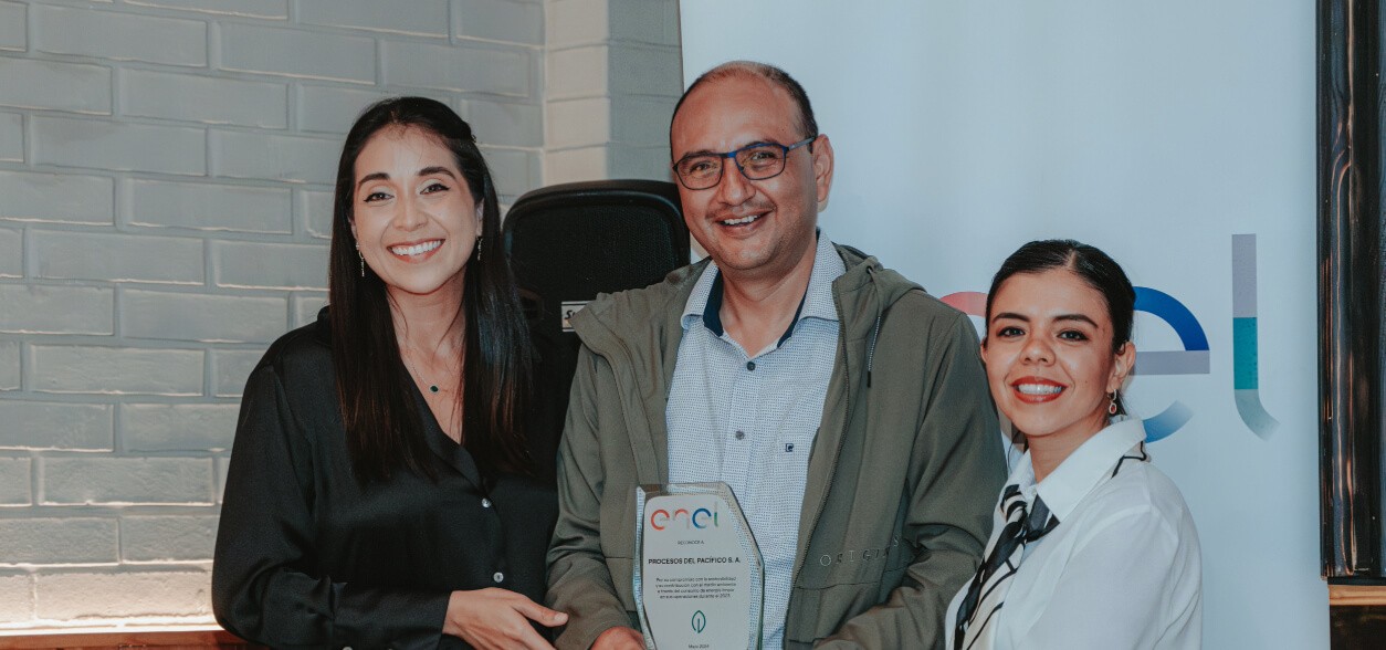 Cena de entrega de Certificados IREC´s em Guatemala