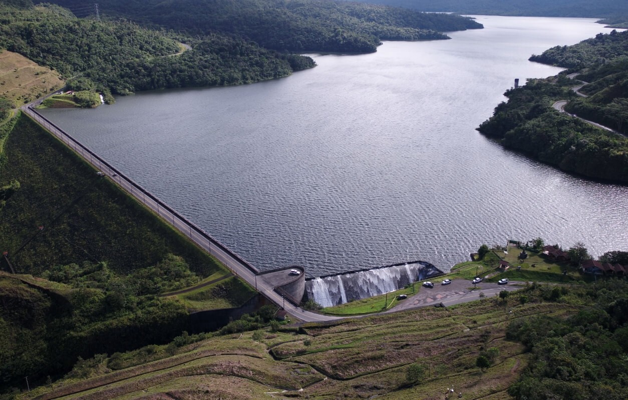 Estos son los cinco datos clave de fortuna, la central hidroeléctrica más grande del país 