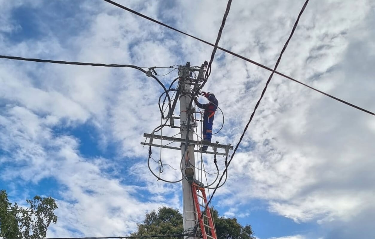 Enel Colombia moderniza la infraestructura eléctrica en la provincia del Alto Magdalena con 17.500 millones de pesos en inversiones para garantizar un servicio confiable